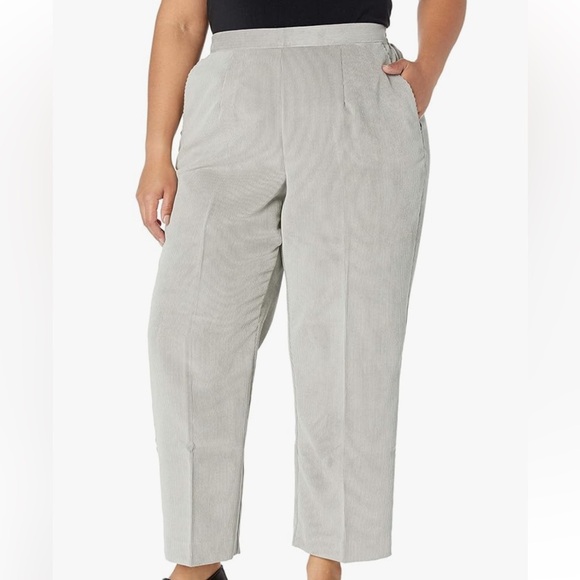 NEW Alfred Dunner Corduroy Pants Comfort Elastic Waist 18P Short Light Gray - Picture 1 of 9